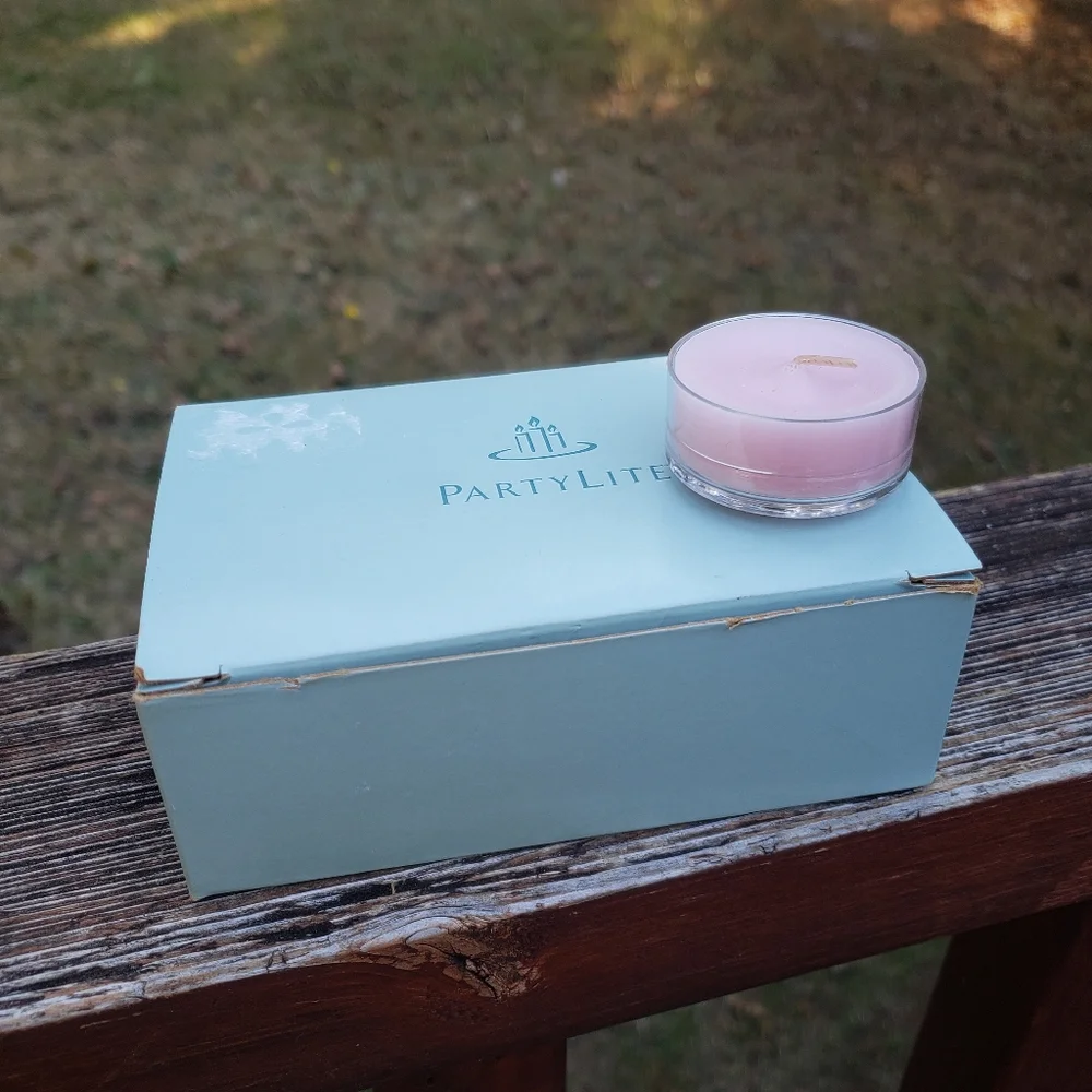 (10) PartyLite Strawberry Rhubarb Universal Tealight Candles - Retired - Picture 2 of 12